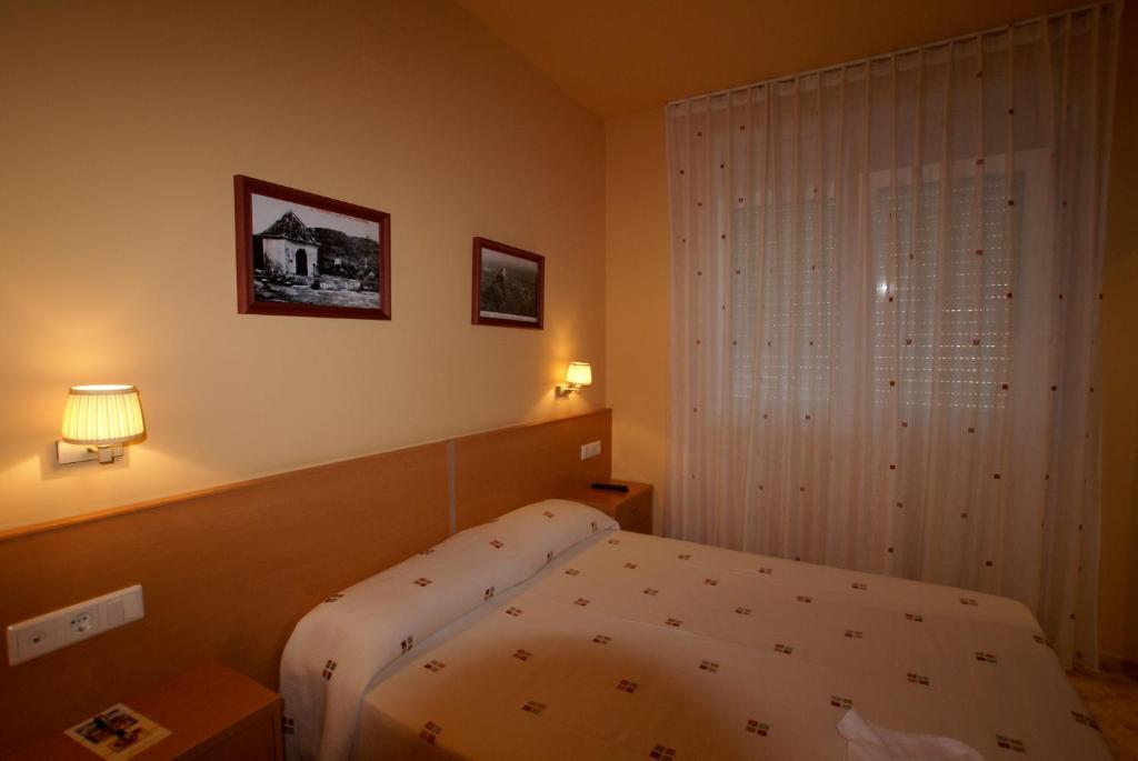 Hotel Mont-Roig Exterior foto